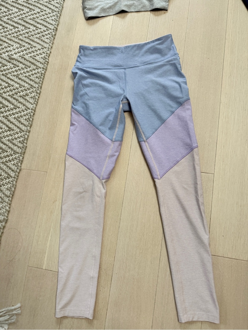 Outdoor Voices Bundle  - 2x Color blocked Leggings + 2x Cropped Tops (Size S) - Picture 7 of 12